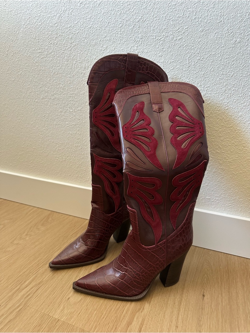 Steve Madden Burgundy Croc-Embossed Western Heeled Boots